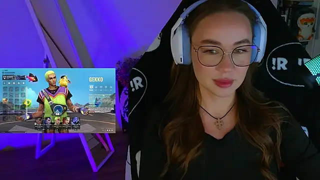 Snapshot of Emili1- chatting on 03/17/25, 03:50 Emili1- online show from 03/17/25, 03:50