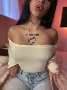 Snapshot of eva_elifee chatting on 10/28/25, 10:23 eva elifee online show from 10/28/25, 10:23