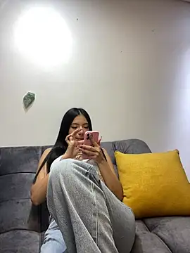 Snapshot of eva_elifee chatting on 12/05/25, 01:25 eva elifee online show from 12/05/25, 01:25