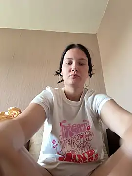 Snapshot of Tinti0304 chatting on 05/14/26, 11:17 Tinti0304 online show from 05/14/26, 11:17