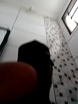 Snapshot of Beto0815 chatting on 02/12/26, 01:28 Beto0815 online show from 02/12/26, 01:28