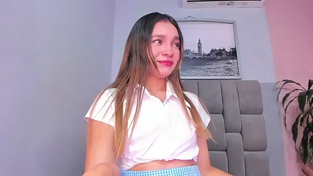 selene tylor  online show from 11/16/25, 04:07