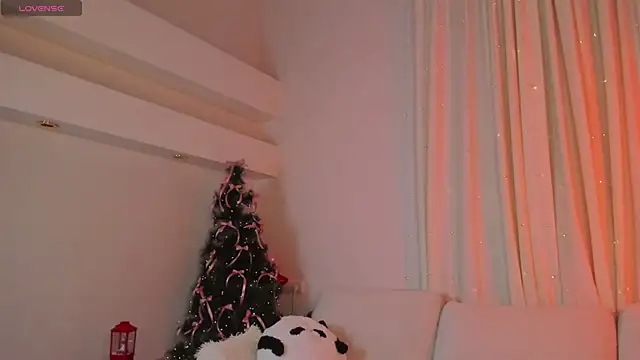 Snapshot of Lettie_brooks chatting on 12/21/25, 09:00 Lettie brooks online show from 12/21/25, 09:00