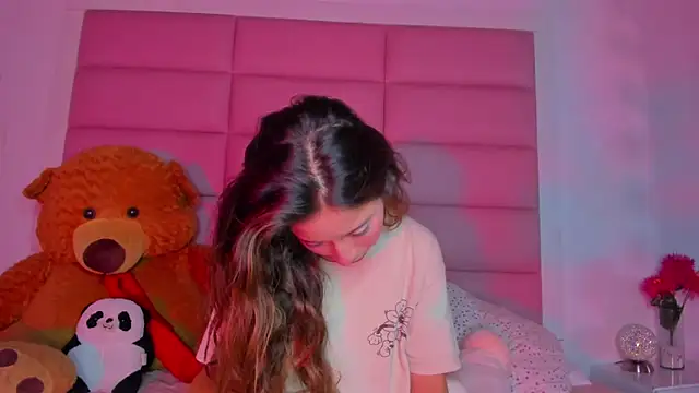 little-Emma online show from 02/19/25, 03:06