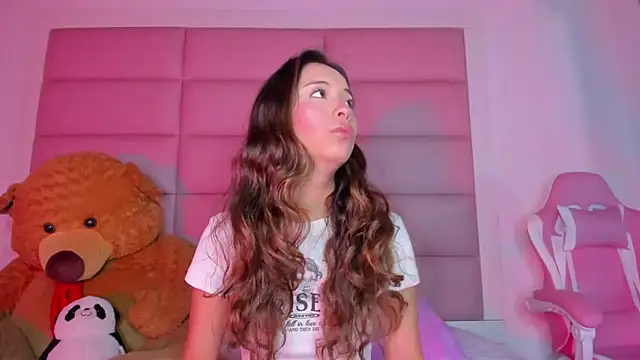 little-Emma online show from 03/02/25, 03:13