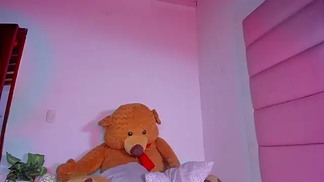 little-Emma online show from 09/13/25, 03:17