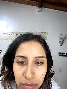 little-Emma online show from 10/03/25, 02:52