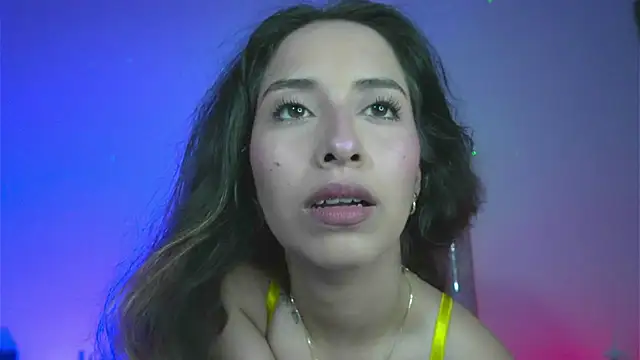 Snapshot of little-Emma chatting on 03/17/26, 11:19 little-Emma online show from 03/17/26, 11:19