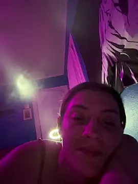 emilysue1 online show from 03/18/25, 11:30