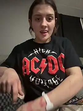 Snapshot of emilysue1 chatting on 02/02/26, 07:07 emilysue1 online show from 02/02/26, 07:07