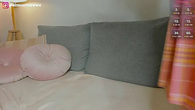 Snapshot of aimeerowe chatting on 02/06/26, 06:00 aimeerowe online show from 02/06/26, 06:00