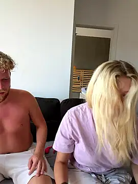Snapshot of NickyGold_Official chatting on 06/07/26, 03:27 NickyGold Official online show from 06/07/26, 03:27