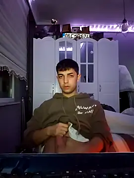 Snapshot of 18yearsoldpenis chatting on 01/01/25, 06:27 18yearsoldpenis online show from 01/01/25, 06:27