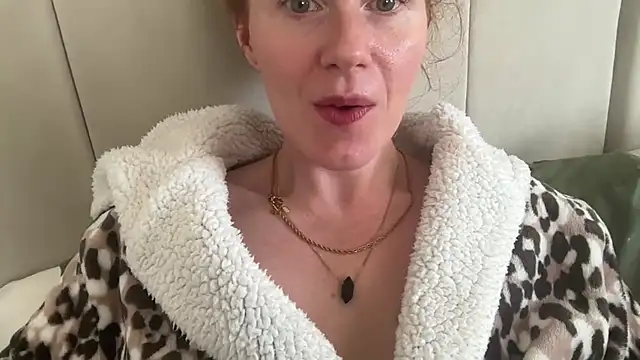 redheadrosie69 online show from 09/25/25, 09:02