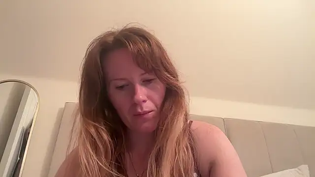 redheadrosie69 online show from 10/17/25, 06:49
