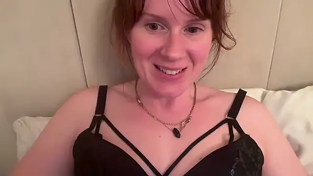 redheadrosie69 online show from 10/30/25, 07:47