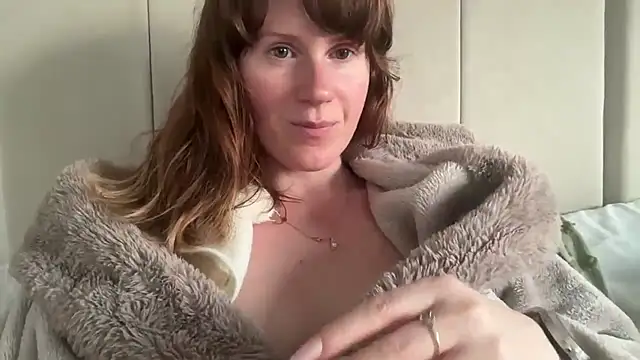 Snapshot of redheadrosie69 chatting on 05/17/26, 06:59 redheadrosie69 online show from 05/17/26, 06:59
