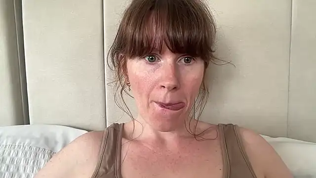 Snapshot of redheadrosie69 chatting on 06/15/26, 09:11 redheadrosie69 online show from 06/15/26, 09:11