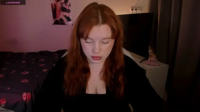 Snapshot of _Lisa_x chatting on 12/19/24, 08:13  Lisa x online show from 12/19/24, 08:13