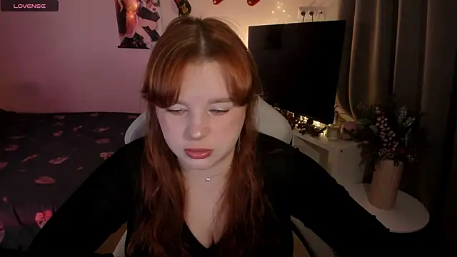 Snapshot of _Lisa_x chatting on 12/31/24, 10:37  Lisa x online show from 12/31/24, 10:37