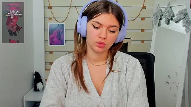 Josephine Kiss online show from 12/22/24, 10:17