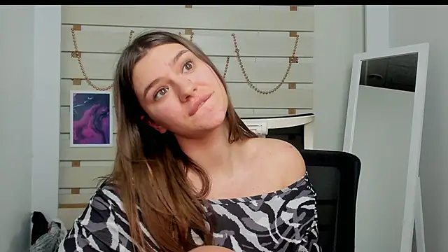 Josephine Kiss online show from 02/05/25, 11:39