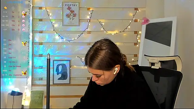 Josephine Kiss online show from 10/20/25, 01:11