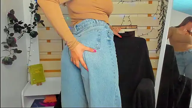 Josephine Kiss online show from 04/27/26, 12:14