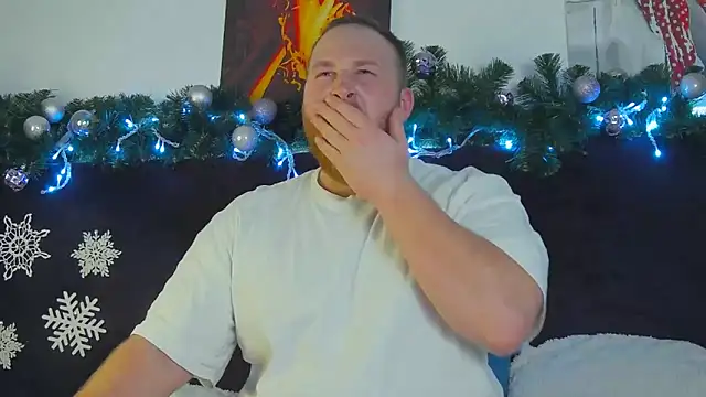 Snapshot of RoddyStill chatting on 12/17/24, 02:11 RoddyStill online show from 12/17/24, 02:11