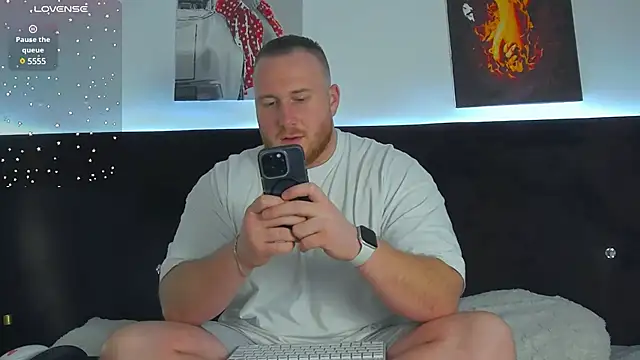 Snapshot of RoddyStill chatting on 01/05/25, 07:38 RoddyStill online show from 01/05/25, 07:38