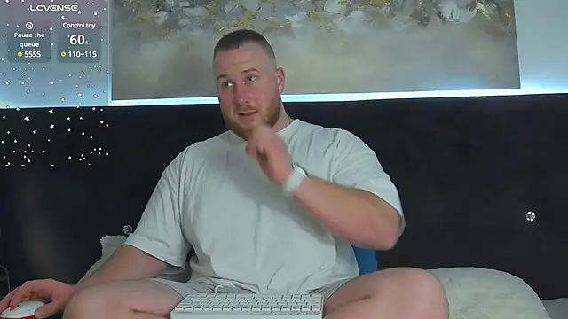 Snapshot of RoddyStill chatting on 03/11/25, 02:40 RoddyStill online show from 03/11/25, 02:40