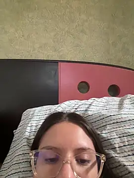 Snapshot of livgomez chatting on 02/23/25, 12:48 livgomez online show from 02/23/25, 12:48