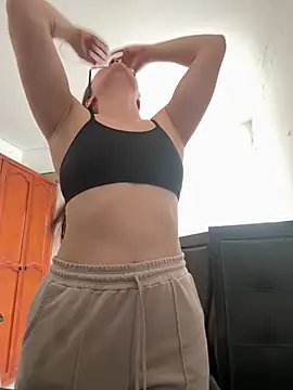 Snapshot of livgomez chatting on 02/23/25, 06:45 livgomez online show from 02/23/25, 06:45