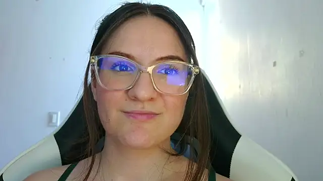 Snapshot of livgomez chatting on 11/13/25, 03:55 livgomez online show from 11/13/25, 03:55