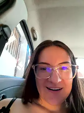 Snapshot of livgomez chatting on 01/16/26, 01:15 livgomez online show from 01/16/26, 01:15