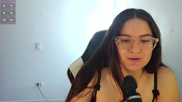 Snapshot of livgomez chatting on 02/06/26, 02:09 livgomez online show from 02/06/26, 02:09