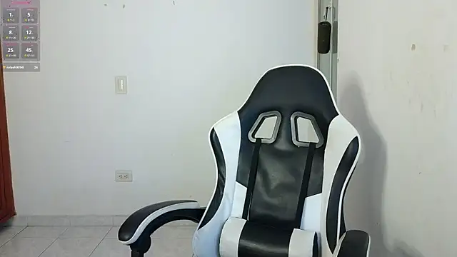 Snapshot of livgomez chatting on 03/07/26, 02:19 livgomez online show from 03/07/26, 02:19