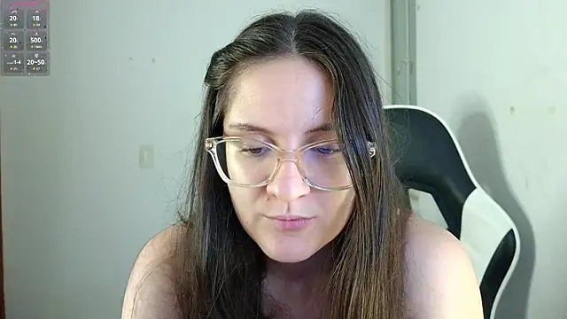 Snapshot of livgomez chatting on 03/15/26, 02:06 livgomez online show from 03/15/26, 02:06