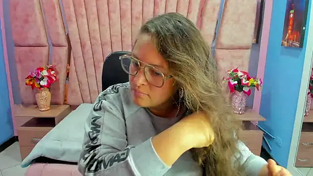 SaraThomso online show from 02/27/25, 03:25