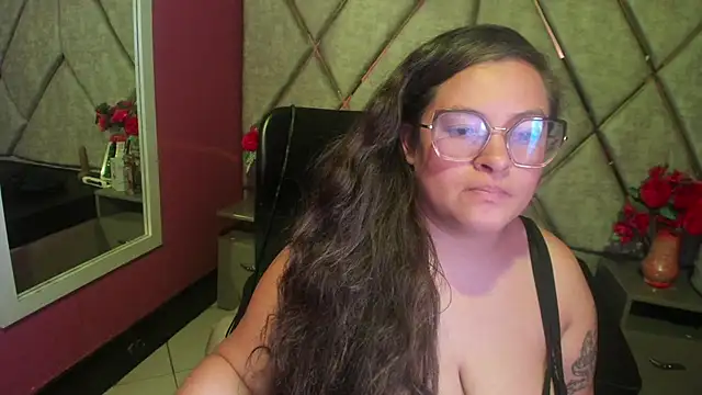 SaraThomso online show from 10/01/25, 03:45