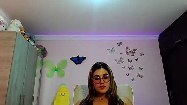 Snapshot of caroline_jonson chatting on 09/10/25, 02:17 caroline jonson online show from 09/10/25, 02:17