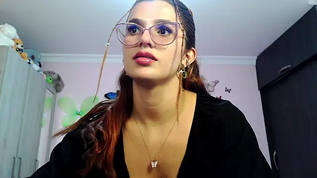 caroline jonson online show from 11/17/25, 09:53