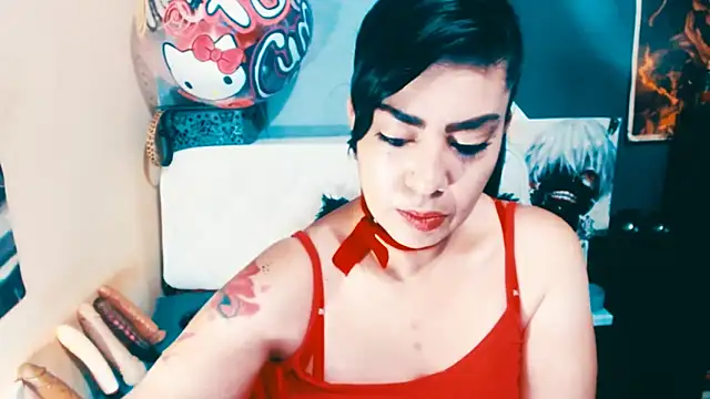 Snapshot of luisahott chatting on 03/17/26, 11:46 luisahott online show from 03/17/26, 11:46