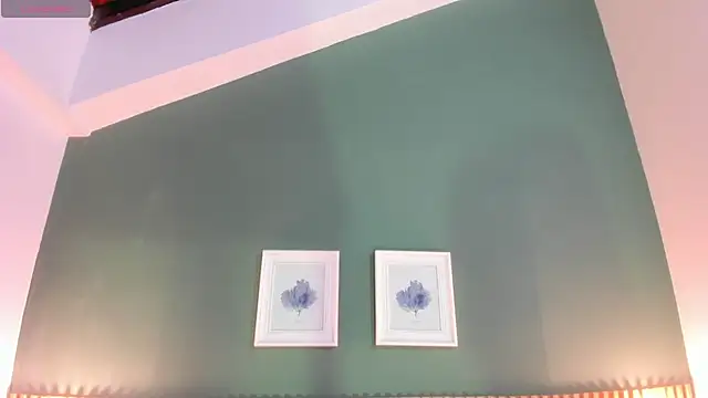  anavictoria  online show from 11/22/25, 12:37