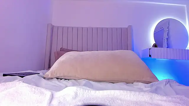 Shelynna azzul online show from 02/26/25, 02:04