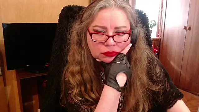 Miss Tress online show from 03/09/25, 07:23