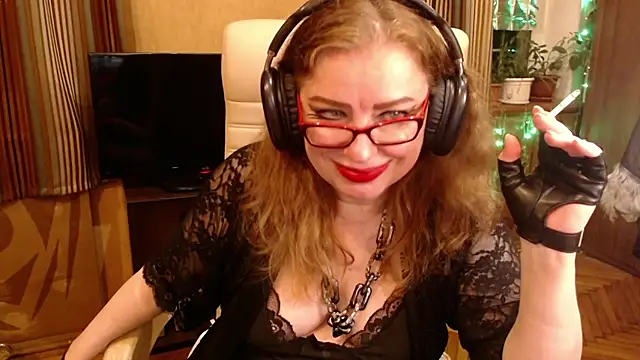 Miss Tress online show from 08/04/26, 10:45