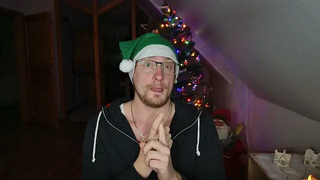 Snapshot of Relsxboy chatting on 12/20/24, 08:55 Relsxboy online show from 12/20/24, 08:55