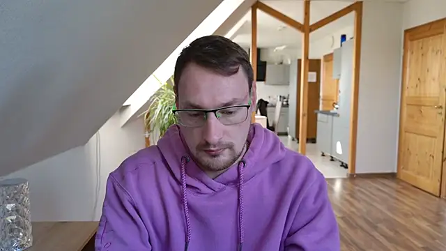 Snapshot of Relsxboy chatting on 03/06/25, 08:41 Relsxboy online show from 03/06/25, 08:41