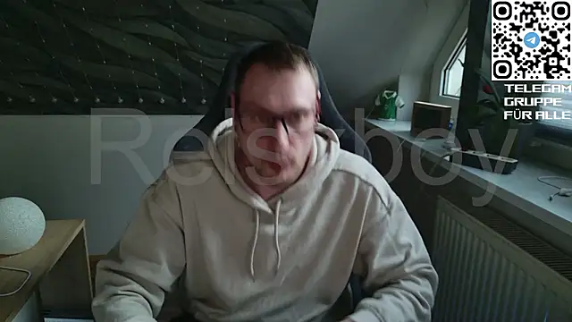 Snapshot of Relsxboy chatting on 03/04/26, 05:08 Relsxboy online show from 03/04/26, 05:08